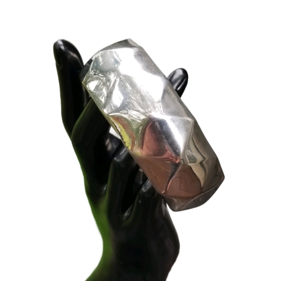 VINTAGE SILVERPLATED DIAMOND PATTERN DESIGN BANGLE BRACELET - Picture 1 of 4